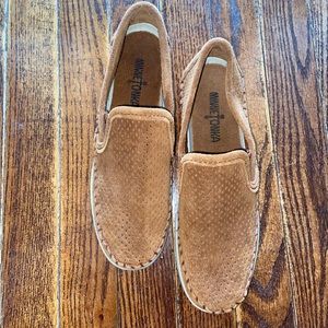 Minnetonka moccasin tennis shoes women’s size 7.5.